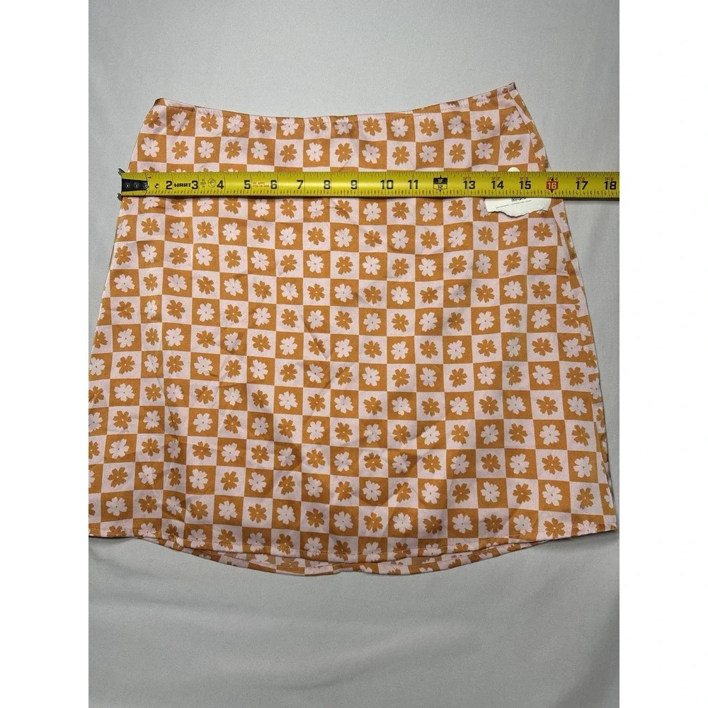 Altar'd State Stain Retro Mini Skirt‎ Size M NWT Bohemian Flowers